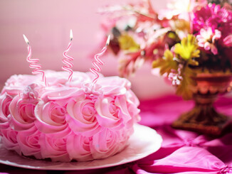 Here’s How To Host The Perfect Birthday Party For Your Mom