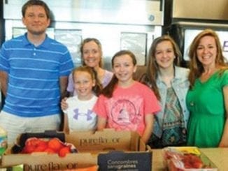 Teach Your Kids to Give Back to Others with Volunteering | Birminghamparent.com
