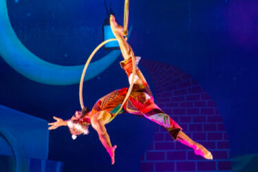 Cirque Dreams Holidaze