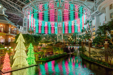 A Country Christmas at Gaylord Opryland Returns for the Holidays|Cascades Atrium at Gaylord Opryland|