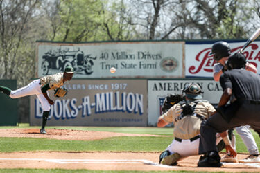 UAB Athlete Benefits from Emergency Eye Care