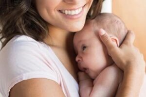 Mastering the Art of Nursing in Public | Birminghamparent.com