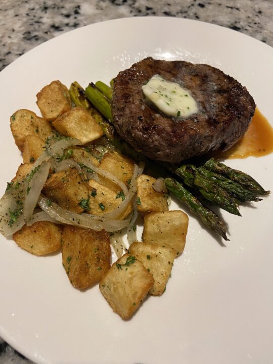 Filet with Asparagus and Red Potatoes
