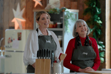 Sally Wicker McKay with her mom and co-baker, Amy Wicker (The Hallmark Channel)