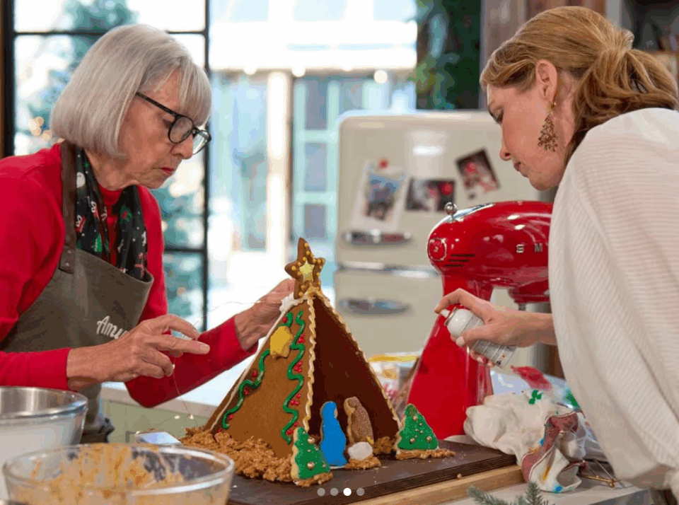 Sally Wicker McKay with her mom and co-baker, Amy Wicker (The Hallmark Channel)